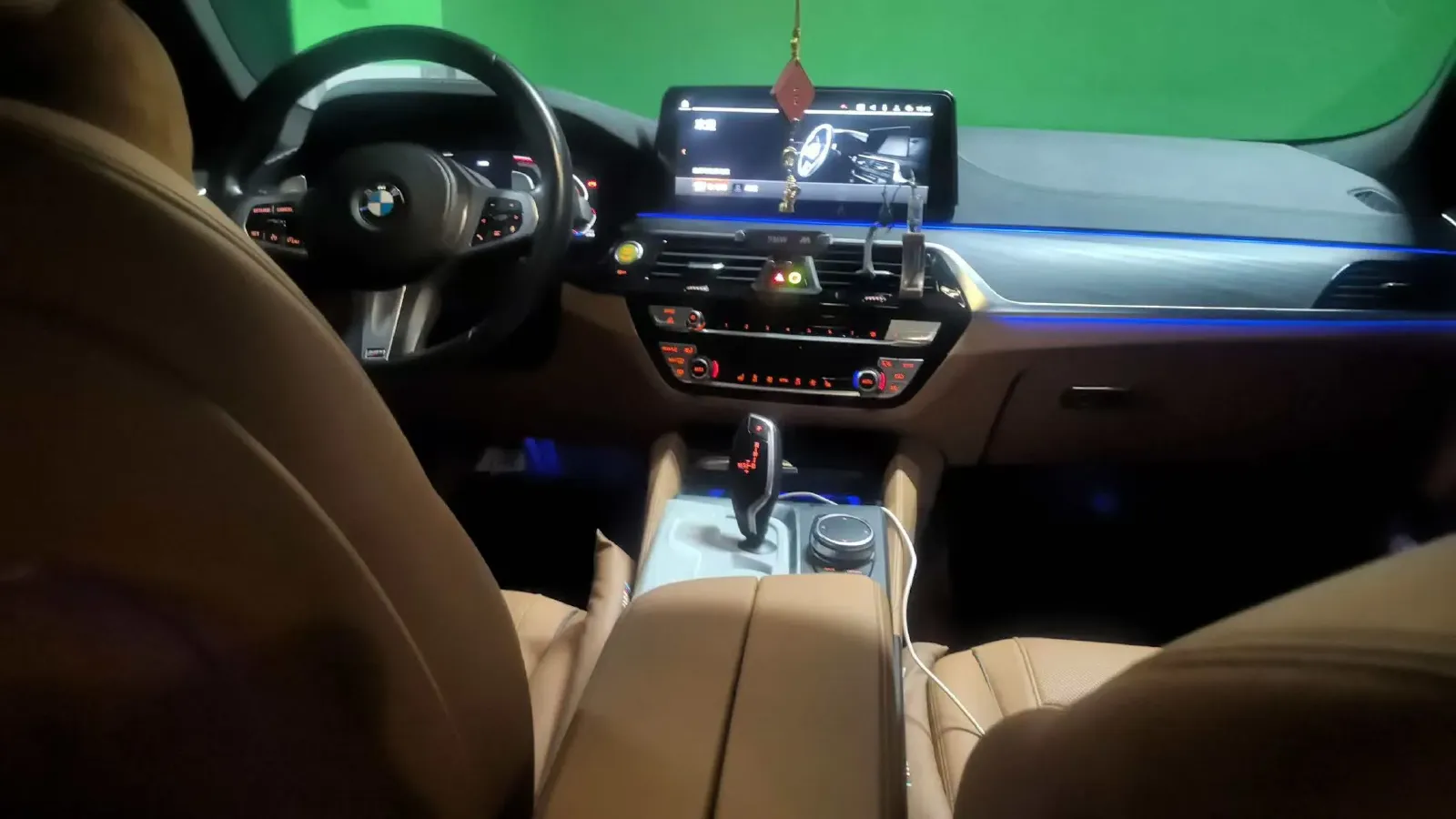 2021 BMW 5 Series 2.0T 252HP L4 8AT,autocango,china used car exporter,china ev exporter,chinese used car exporter,chinese used ev exporter