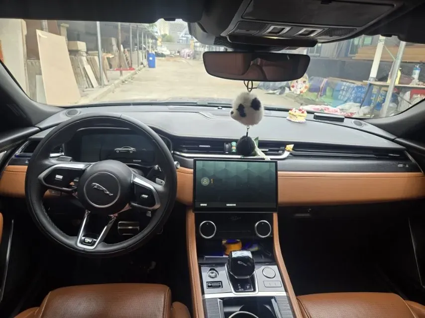 2022 Jaguar XFL 2.0T 300HP L4 8AT,autocango,china used car exporter,china ev exporter,chinese used car exporter,chinese used ev exporter