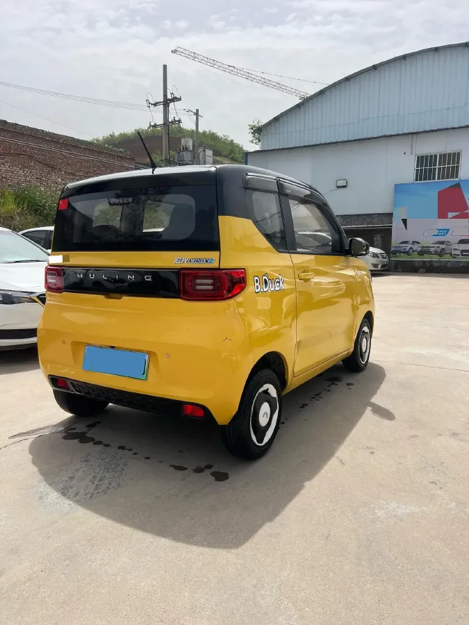 2021 WuLing HongGuang MINI EV BEV 13.9KWH,autocango,china used car exporter,china ev exporter,chinese used car exporter,chinese used ev exporter