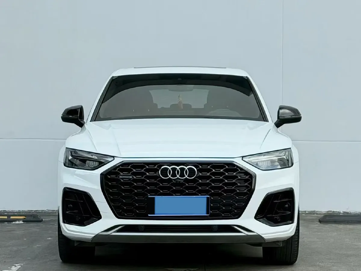 2021 Audi Q5L Sportback 2.0T 190HP L4 7DCT,autocango,china used car exporter,china ev exporter,chinese used car exporter,chinese used ev exporter