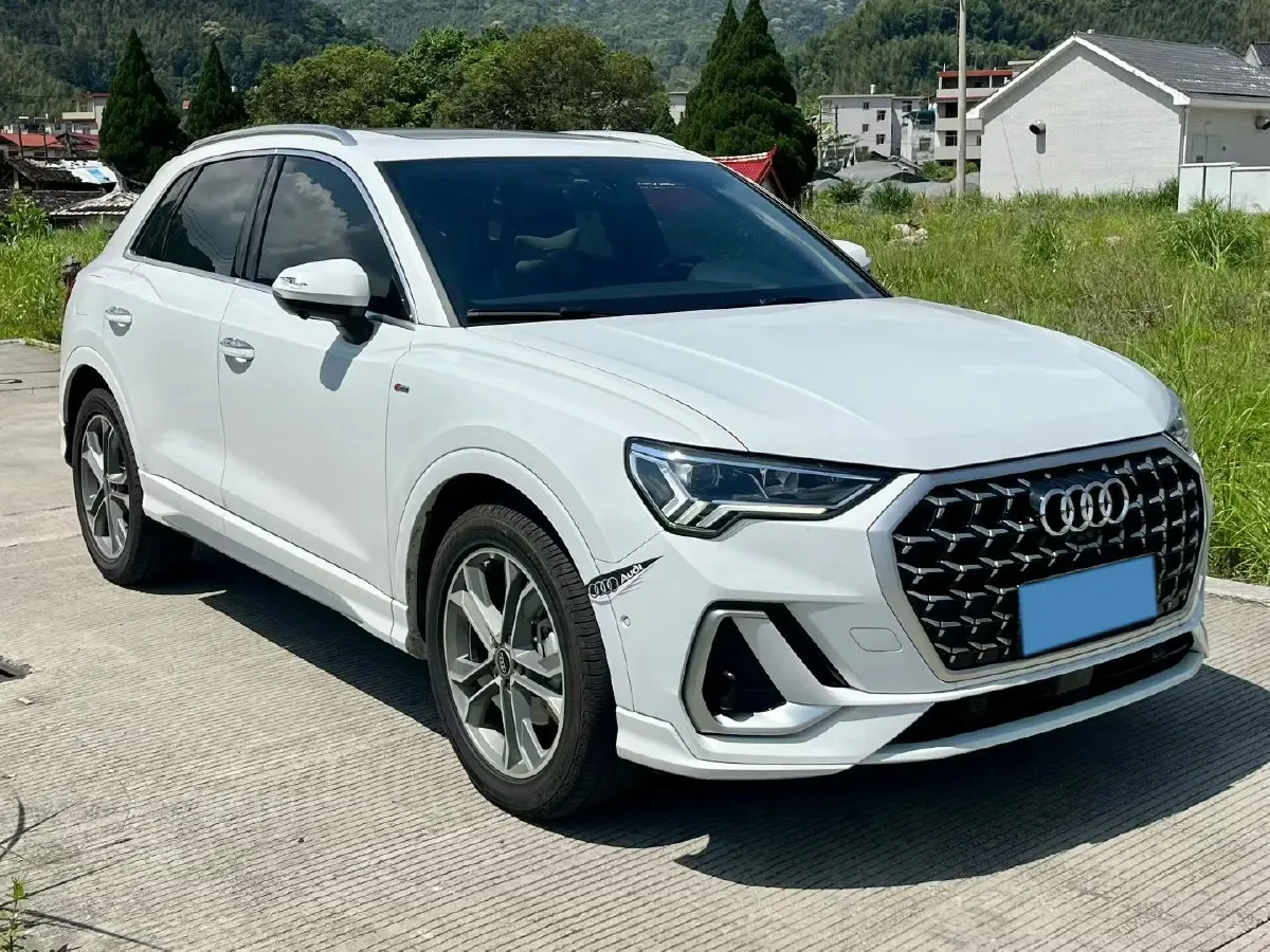 2024 Audi Q3 2.0T 186HP L4 7DCT,autocango,china used car exporter,china ev exporter,chinese used car exporter,chinese used ev exporter