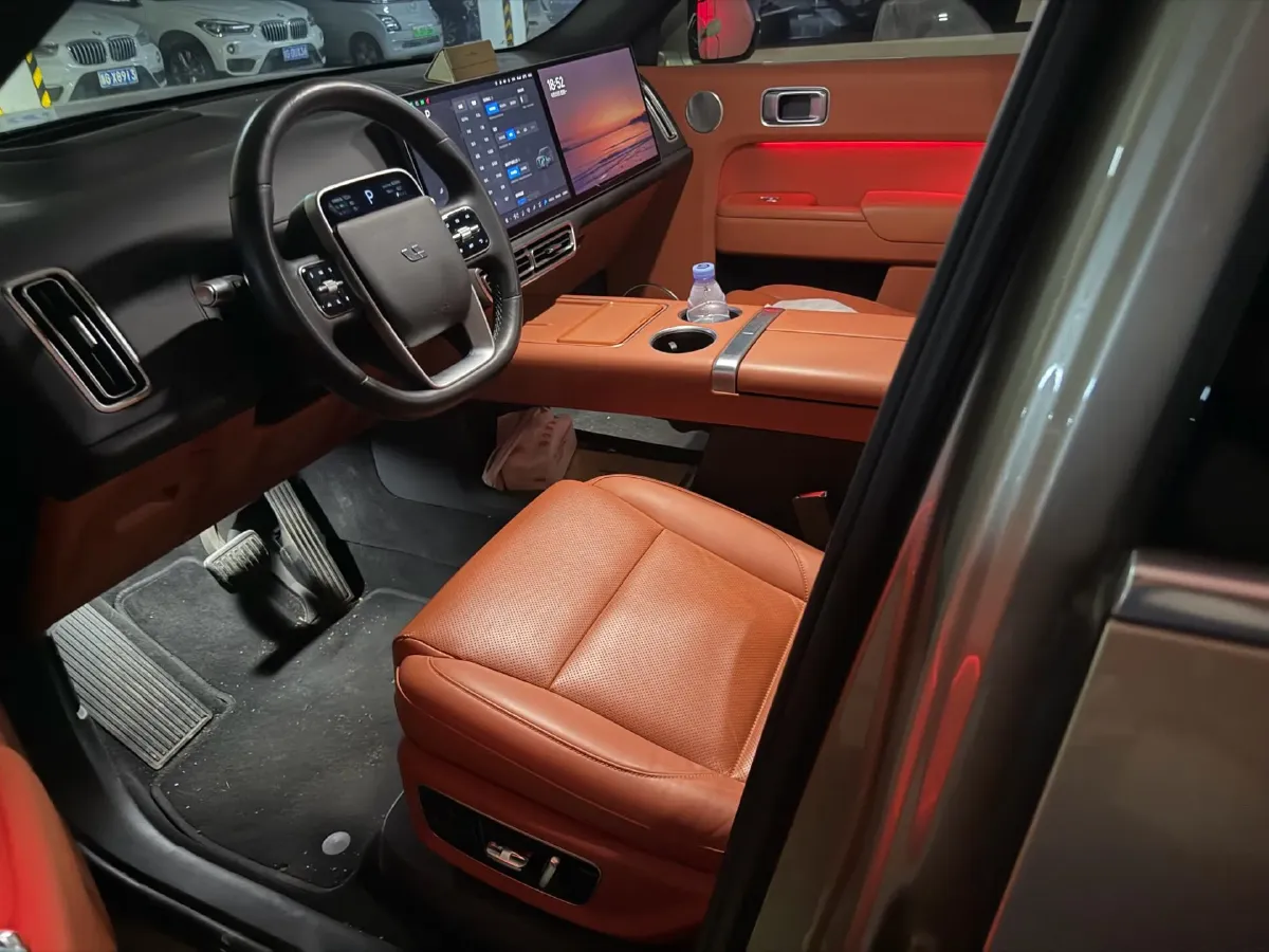 2023 Li L8 Range Extended 154HP REEV 40.9KWH,autocango,china used car exporter,china ev exporter,chinese used car exporter,chinese used ev exporter