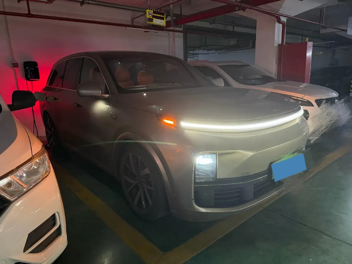 2023 Li L8 Range Extended 154HP REEV 40.9KWH,autocango,china used car exporter,china ev exporter,chinese used car exporter,chinese used ev exporter
