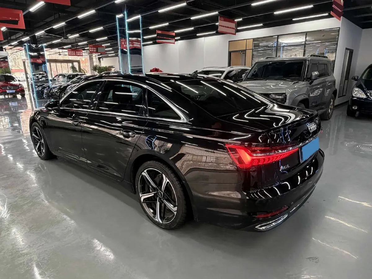 2021 Audi A6L 2.0T 224HP L4 7DCT,autocango,china used car exporter,china ev exporter,chinese used car exporter,chinese used ev exporter
