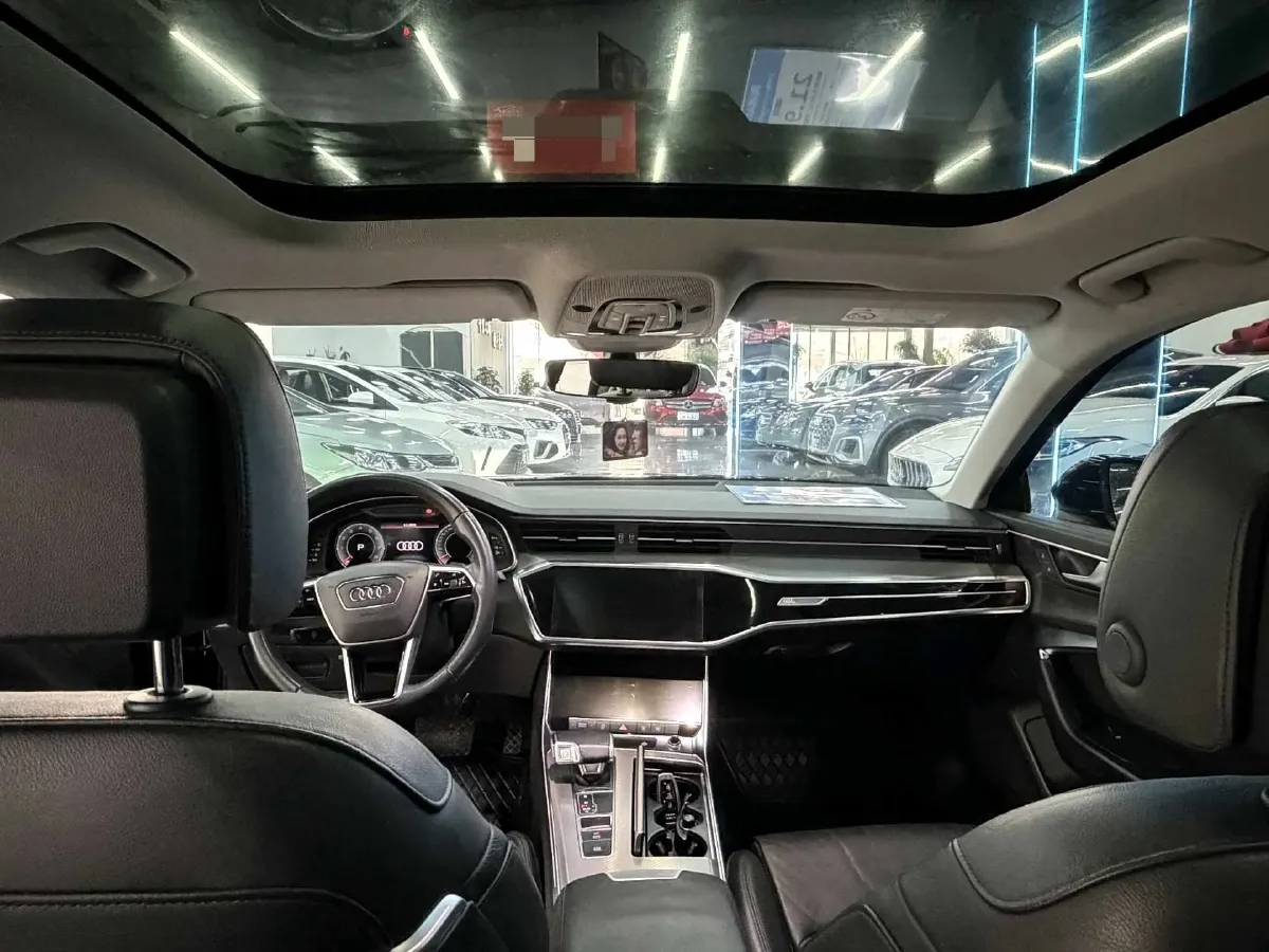 2021 Audi A6L 2.0T 224HP L4 7DCT,autocango,china used car exporter,china ev exporter,chinese used car exporter,chinese used ev exporter