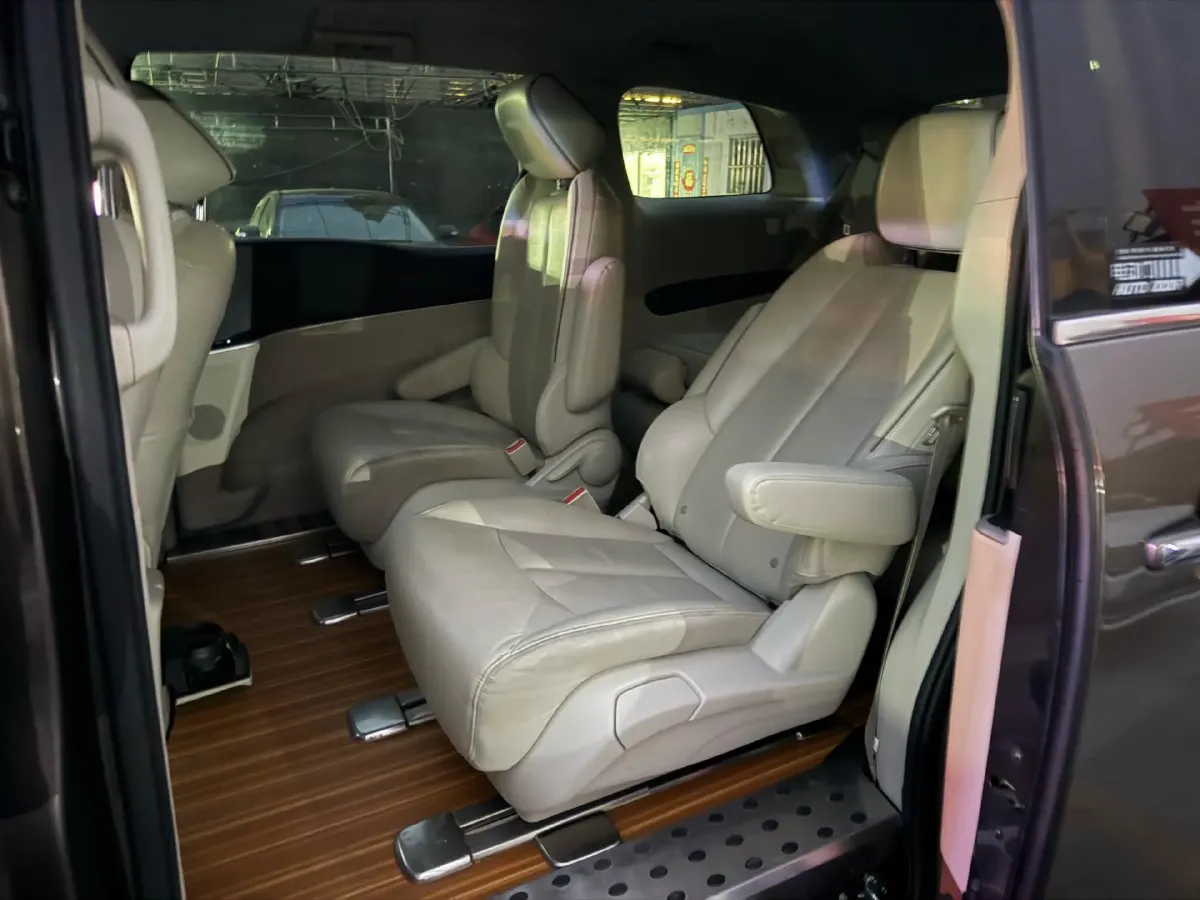 2021 Buick GL8 2.0T 237HP L4 9AT,autocango,china used car exporter,china ev exporter,chinese used car exporter,chinese used ev exporter