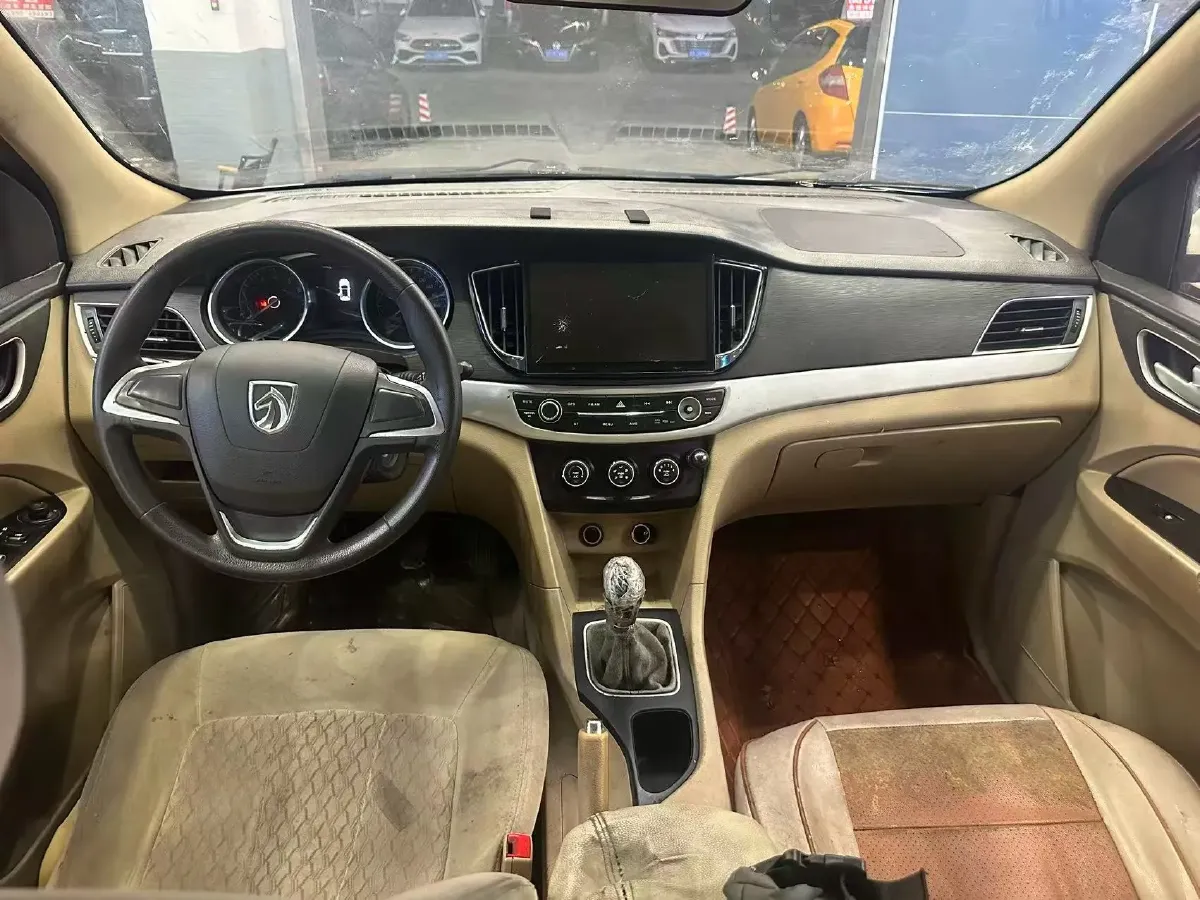 2016 BaoJun 560 1.5T 150HP L4 6MT,autocango,china used car exporter,china ev exporter,chinese used car exporter,chinese used ev exporter