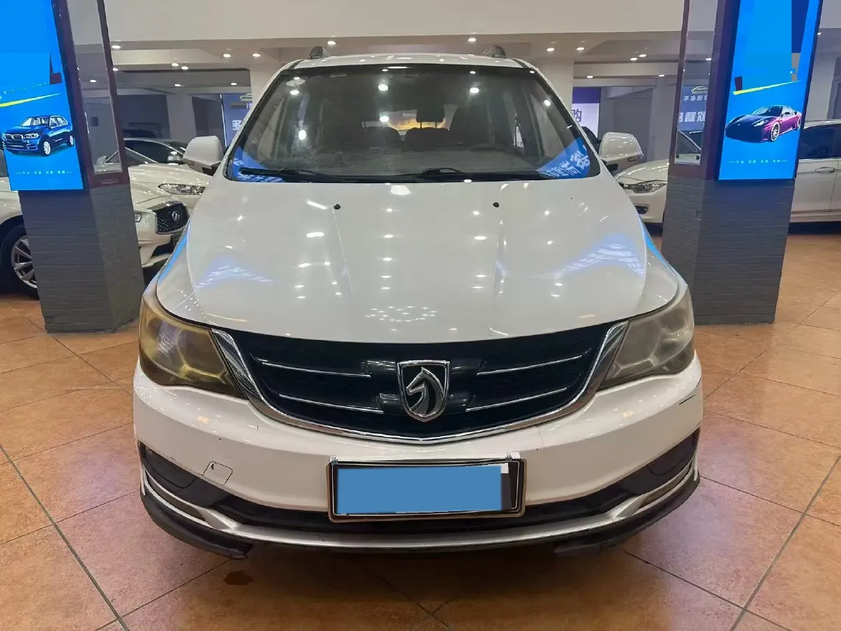 2016 BaoJun 560 1.5T 150HP L4 6MT,autocango,china used car exporter,china ev exporter,chinese used car exporter,chinese used ev exporter