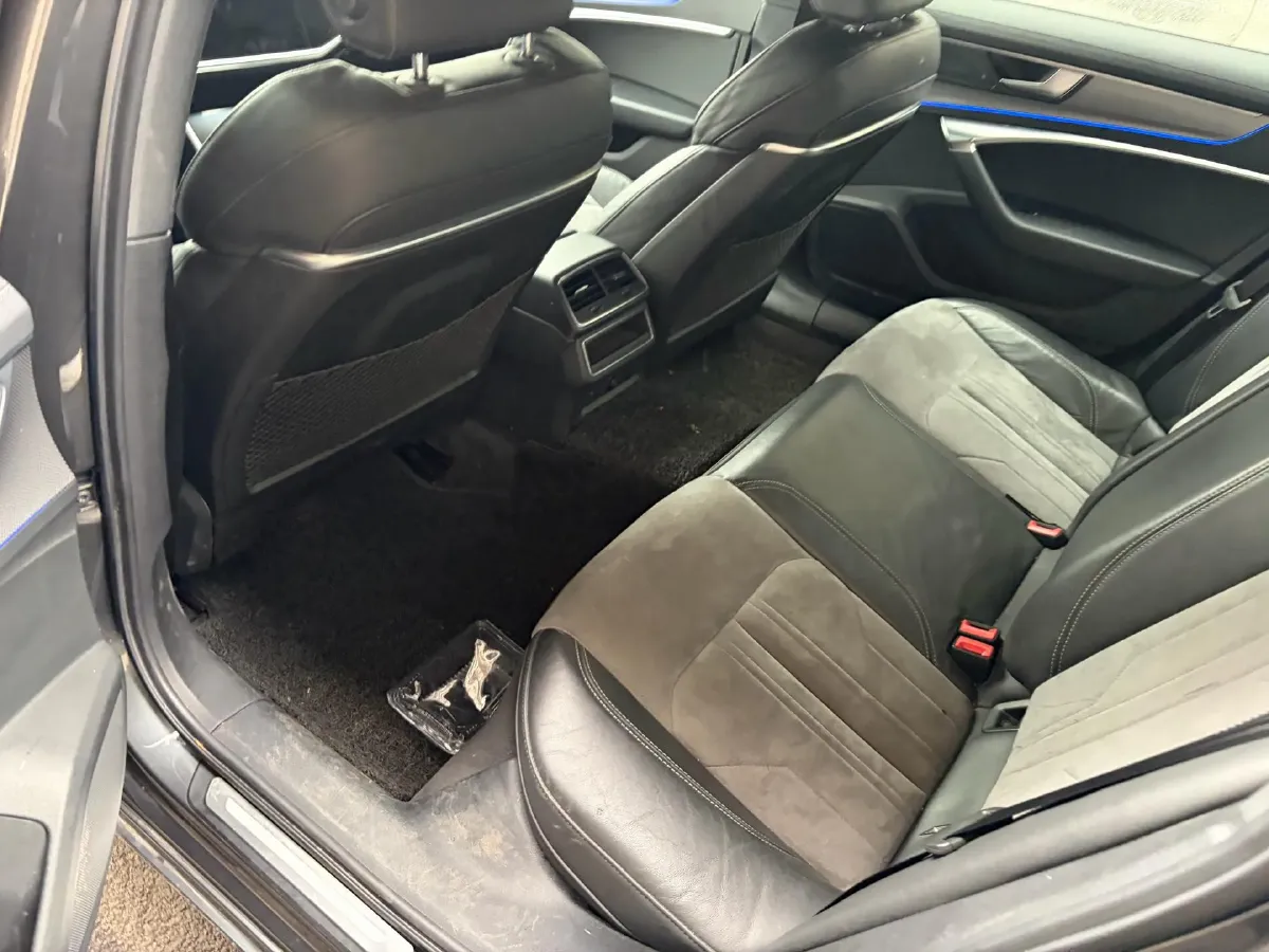 2019 Audi A6L 2.0T 190HP L4 7DCT,autocango,china used car exporter,china ev exporter,chinese used car exporter,chinese used ev exporter