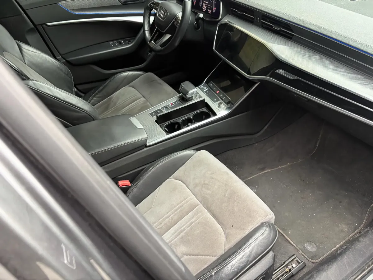 2019 Audi A6L 2.0T 190HP L4 7DCT,autocango,china used car exporter,china ev exporter,chinese used car exporter,chinese used ev exporter