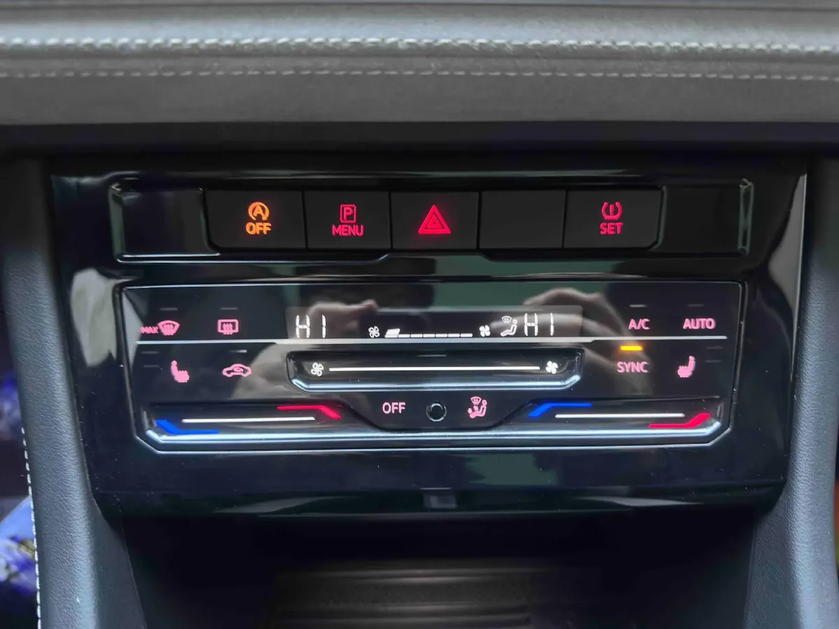 2023 Jetta VS7 1.4T 150HP L4 6AT,autocango,china used car exporter,china ev exporter,chinese used car exporter,chinese used ev exporter