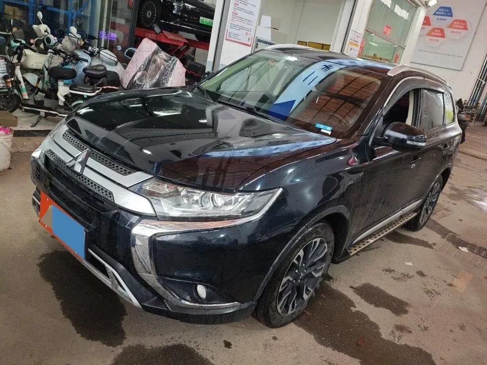 2020 Mitsubishi Outlander 2.0L 166HP L4 CVT,autocango,china used car exporter,china ev exporter,chinese used car exporter,chinese used ev exporter