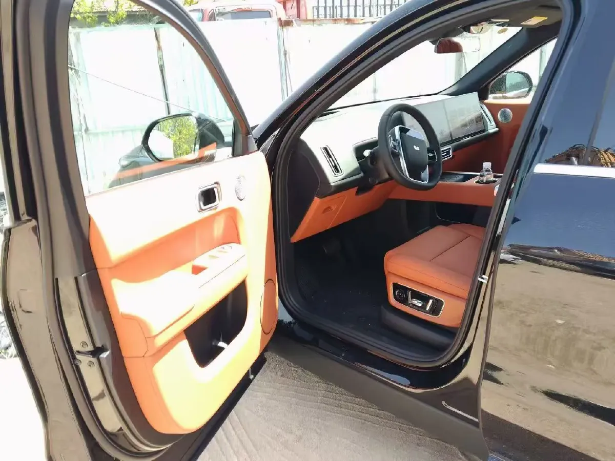 2025 Li L8 Range Extended 154HP REEV,autocango,china used car exporter,china ev exporter,chinese used car exporter,chinese used ev exporter