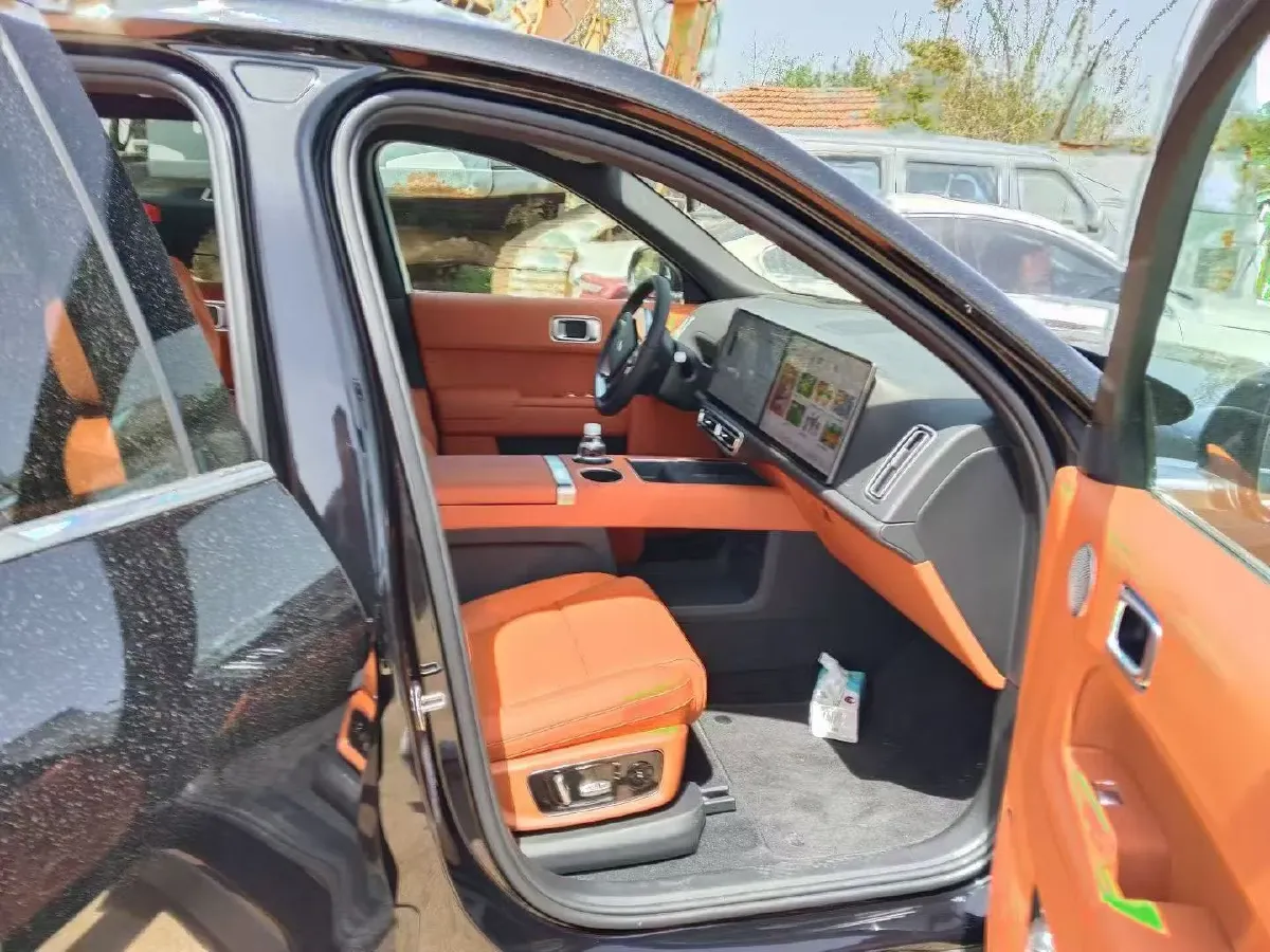 2025 Li L8 Range Extended 154HP REEV,autocango,china used car exporter,china ev exporter,chinese used car exporter,chinese used ev exporter