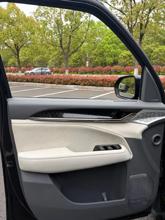 2022 Zeekr 009 BEV 140KWH,autocango,china used car exporter,china ev exporter,chinese used car exporter,chinese used ev exporter