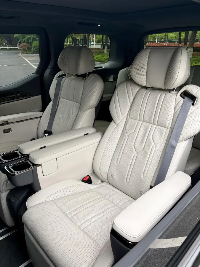 2022 Zeekr 009 BEV 140KWH,autocango,china used car exporter,china ev exporter,chinese used car exporter,chinese used ev exporter