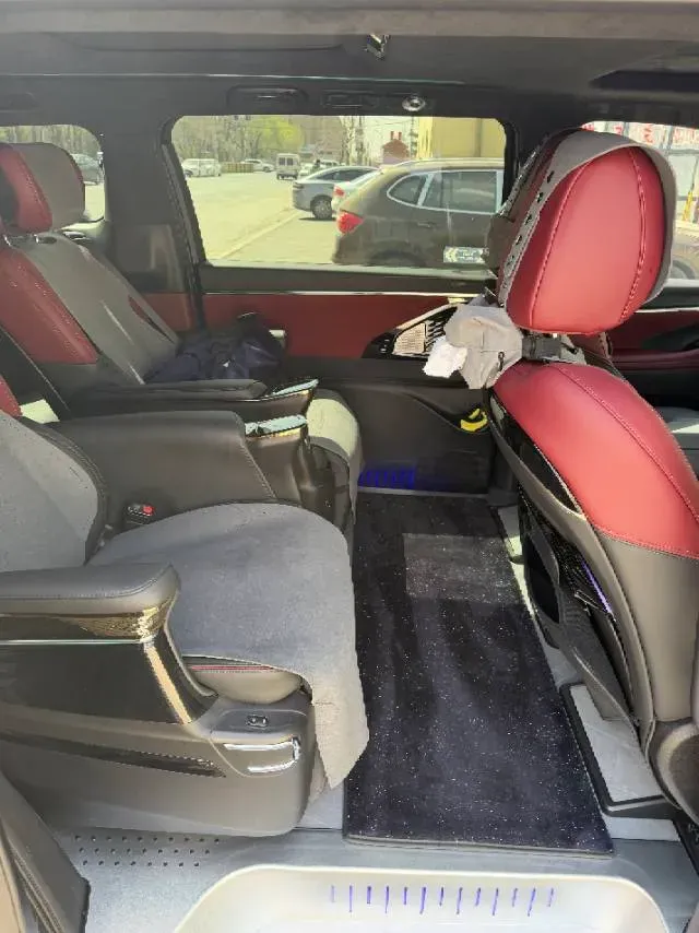 2024 GAC Trumpchi M8 2.0T 252HP L4 8AT,autocango,china used car exporter,china ev exporter,chinese used car exporter,chinese used ev exporter