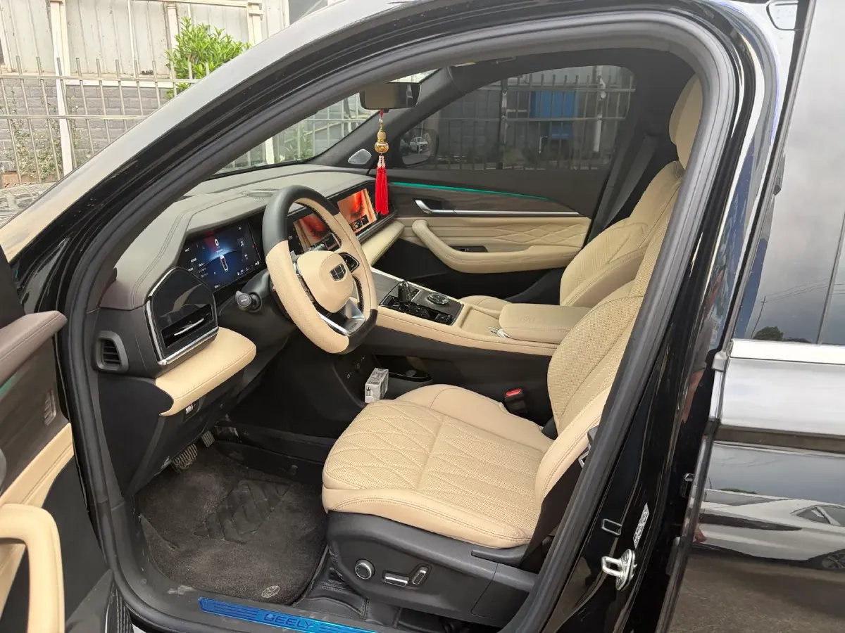 2025 Geely Monjaro 2.0T 238HP L4 8AT,autocango,china used car exporter,china ev exporter,chinese used car exporter,chinese used ev exporter