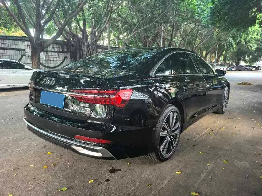 2025 Audi A6L 2.0T 245HP L4 7DCT,autocango,china used car exporter,china ev exporter,chinese used car exporter,chinese used ev exporter