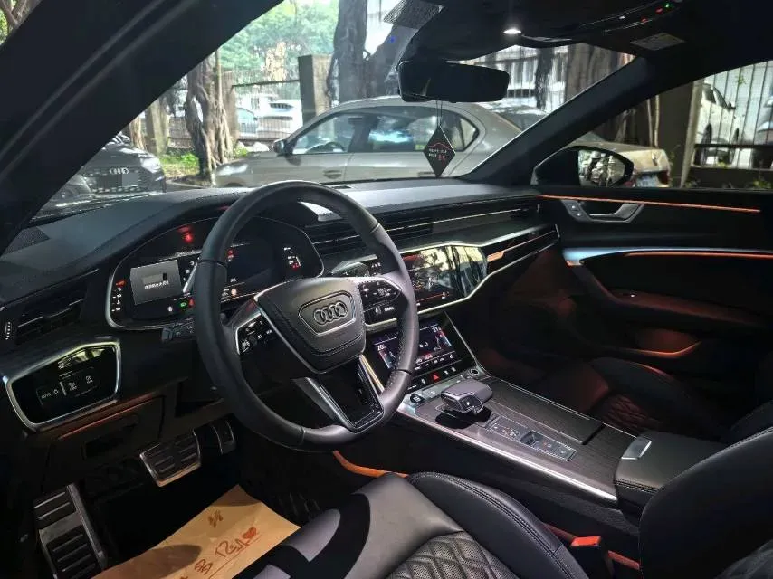 2025 Audi A6L 2.0T 245HP L4 7DCT,autocango,china used car exporter,china ev exporter,chinese used car exporter,chinese used ev exporter