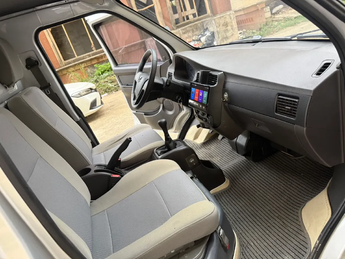 2021 WuLing RongGuang Mini Truck 1.5L 99HP L4 5MT,autocango,china used car exporter,china ev exporter,chinese used car exporter,chinese used ev exporter