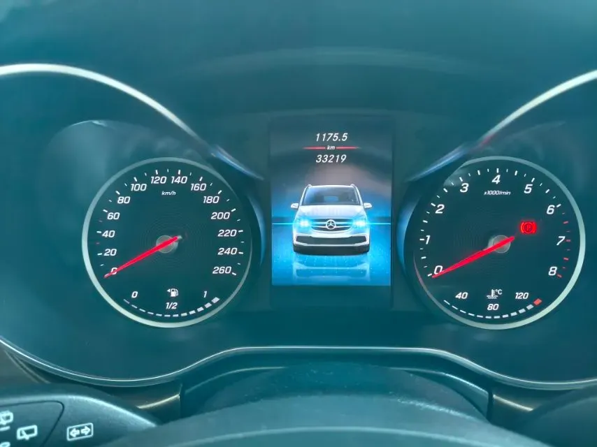 2021 Mercedes-Benz V Class 2.0T 211HP L4 9AT,autocango,china used car exporter,china ev exporter,chinese used car exporter,chinese used ev exporter