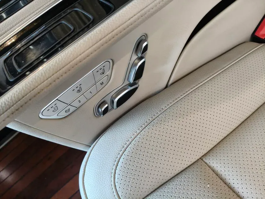 2021 Mercedes-Benz V Class 2.0T 211HP L4 9AT,autocango,china used car exporter,china ev exporter,chinese used car exporter,chinese used ev exporter