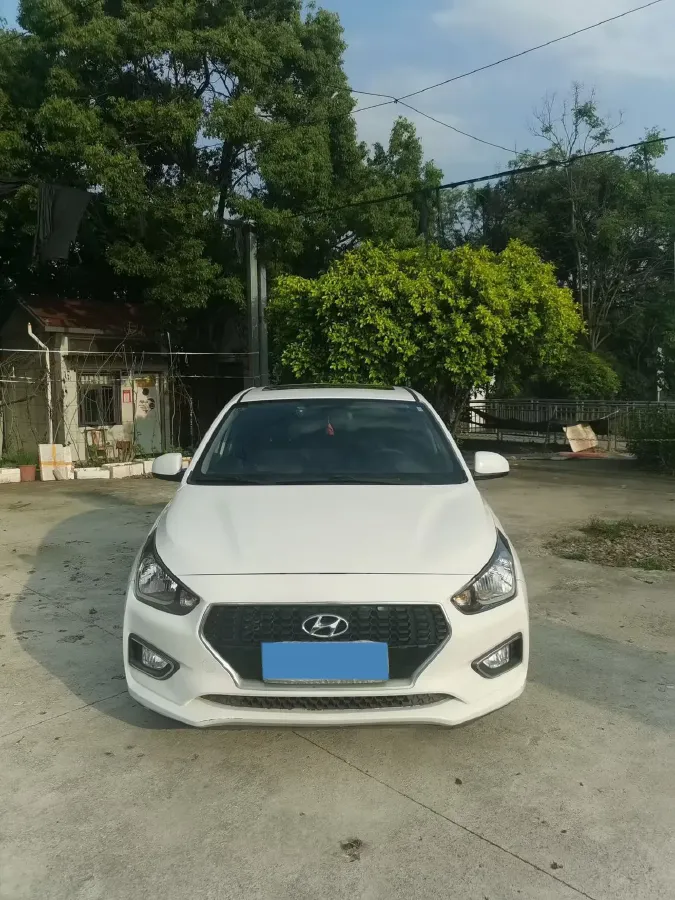 2017 Hyundai Reina 1.4L 95HP L4 4AT,autocango,china used car exporter,china ev exporter,chinese used car exporter,chinese used ev exporter
