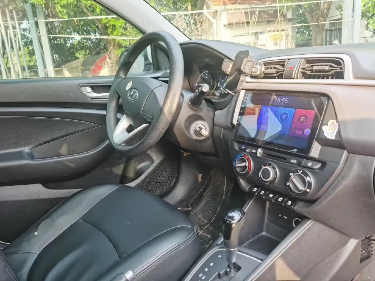 2017 Hyundai Reina 1.4L 95HP L4 4AT,autocango,china used car exporter,china ev exporter,chinese used car exporter,chinese used ev exporter