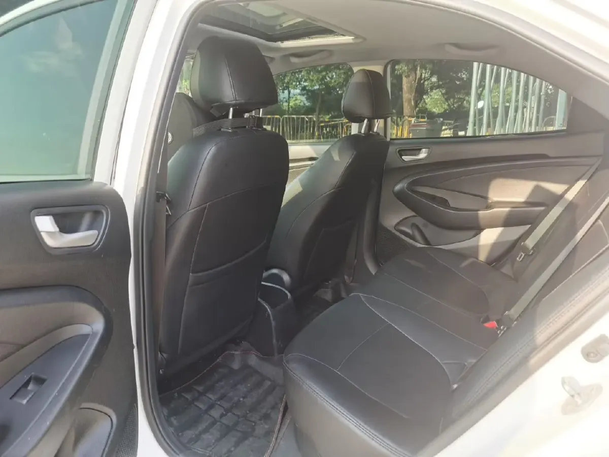 2017 Hyundai Reina 1.4L 95HP L4 4AT,autocango,china used car exporter,china ev exporter,chinese used car exporter,chinese used ev exporter