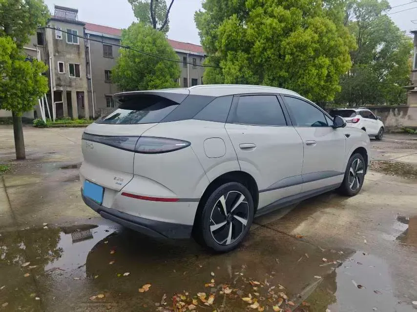 2025 LanDian E5 PLUS 1.5L 95HP L4 E-CVT PHEV,autocango,china used car exporter,china ev exporter,chinese used car exporter,chinese used ev exporter