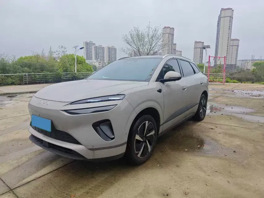 2025 LanDian E5 PLUS 1.5L 95HP L4 E-CVT PHEV,autocango,china used car exporter,china ev exporter,chinese used car exporter,chinese used ev exporter