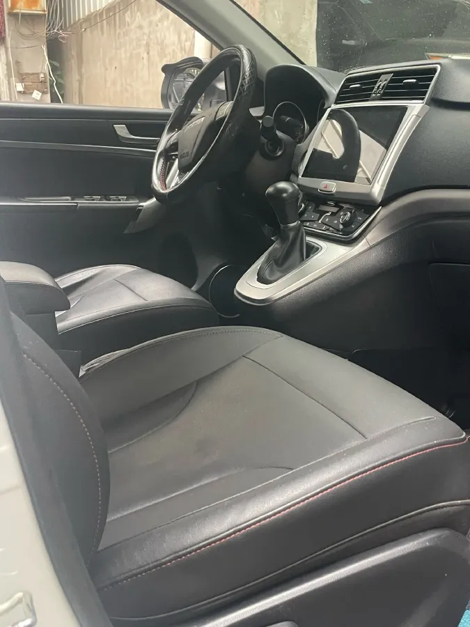 2019 Haval M6 1.5T 150HP L4 7DCT,autocango,china used car exporter,china ev exporter,chinese used car exporter,chinese used ev exporter