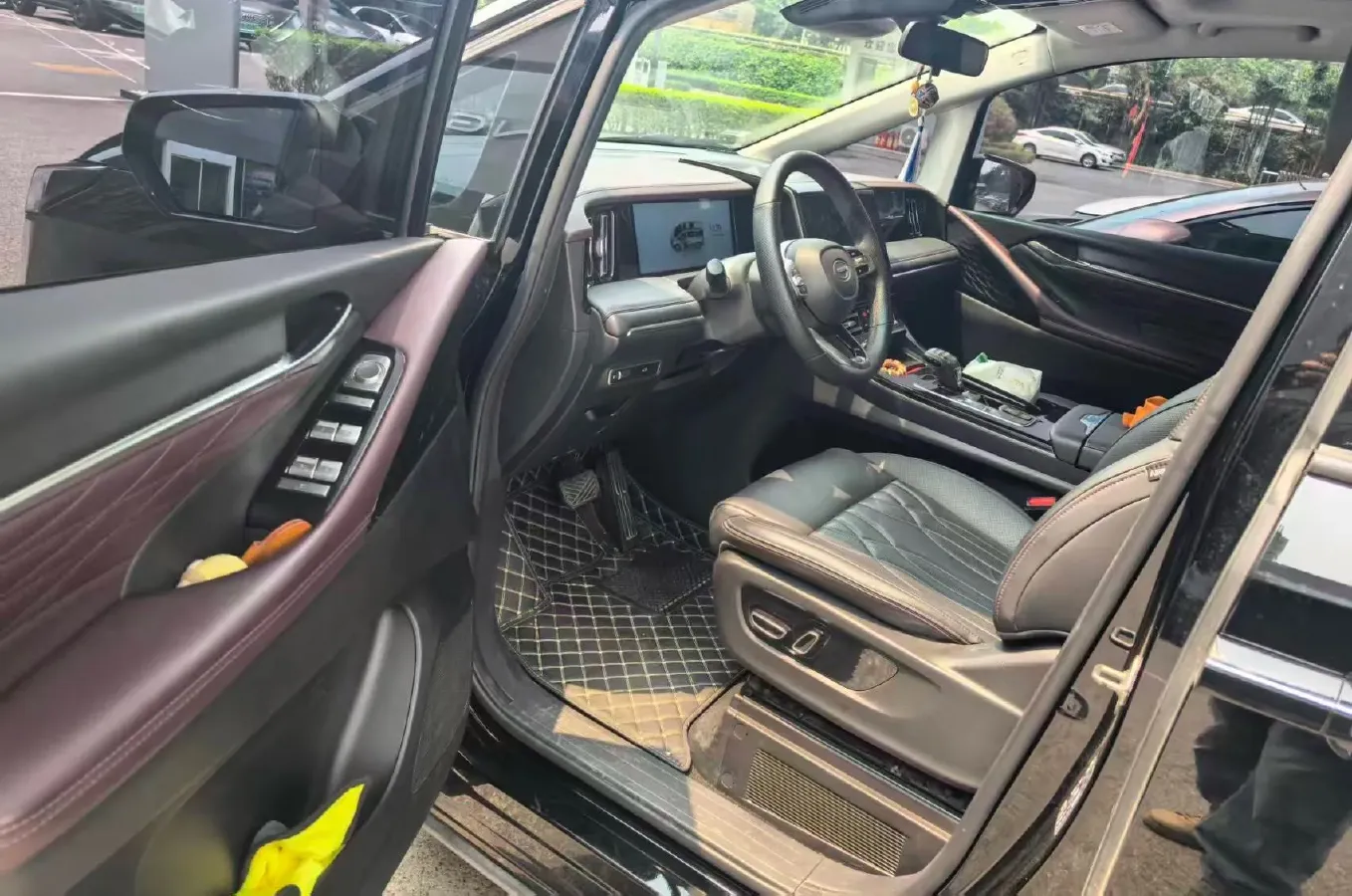 2024 GAC Trumpchi M8 2.0T 252HP L4 8AT,autocango,china used car exporter,china ev exporter,chinese used car exporter,chinese used ev exporter