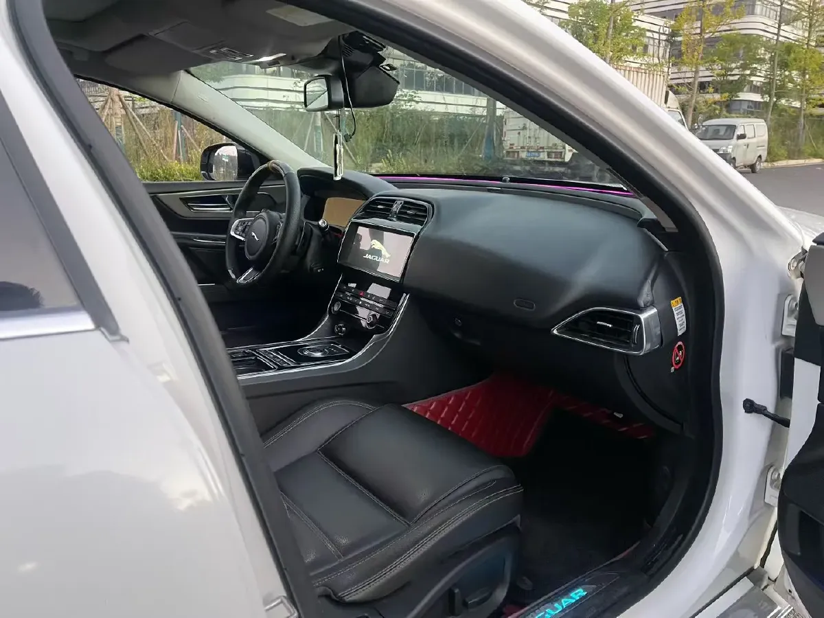 2019 HongQi H7 2.0T 204HP L4 6AT,autocango,china used car exporter,china ev exporter,chinese used car exporter,chinese used ev exporter