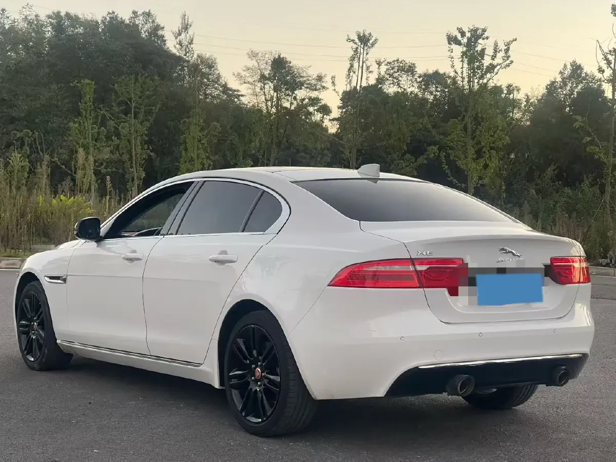 2019 HongQi H7 2.0T 204HP L4 6AT,autocango,china used car exporter,china ev exporter,chinese used car exporter,chinese used ev exporter