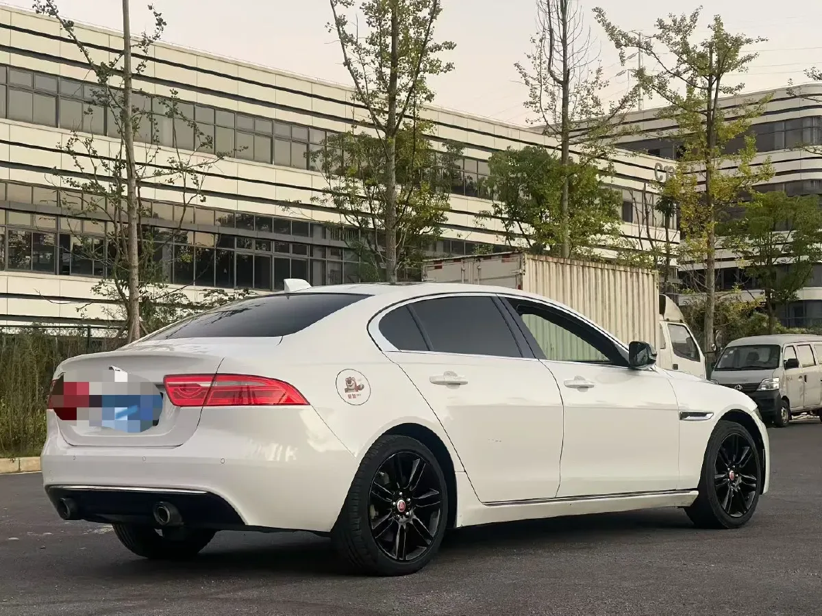 2019 HongQi H7 2.0T 204HP L4 6AT,autocango,china used car exporter,china ev exporter,chinese used car exporter,chinese used ev exporter