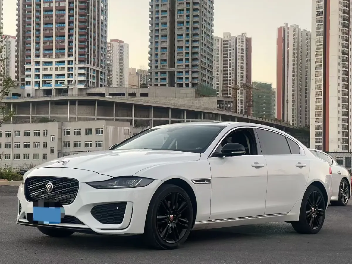 2019 HongQi H7 2.0T 204HP L4 6AT,autocango,china used car exporter,china ev exporter,chinese used car exporter,chinese used ev exporter