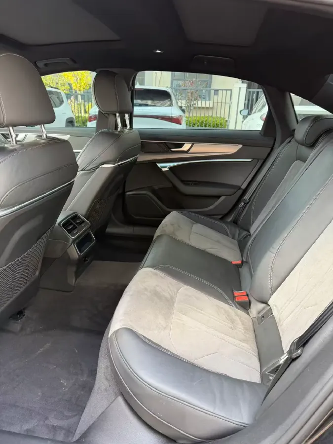 2021 Audi A6L 2.0T 224HP L4 7DCT,autocango,china used car exporter,china ev exporter,chinese used car exporter,chinese used ev exporter