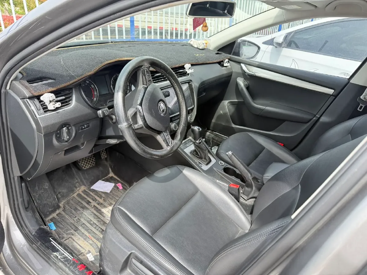 2019 Skoda Octavia 1.5L 116HP L4 6AT,autocango,china used car exporter,china ev exporter,chinese used car exporter,chinese used ev exporter