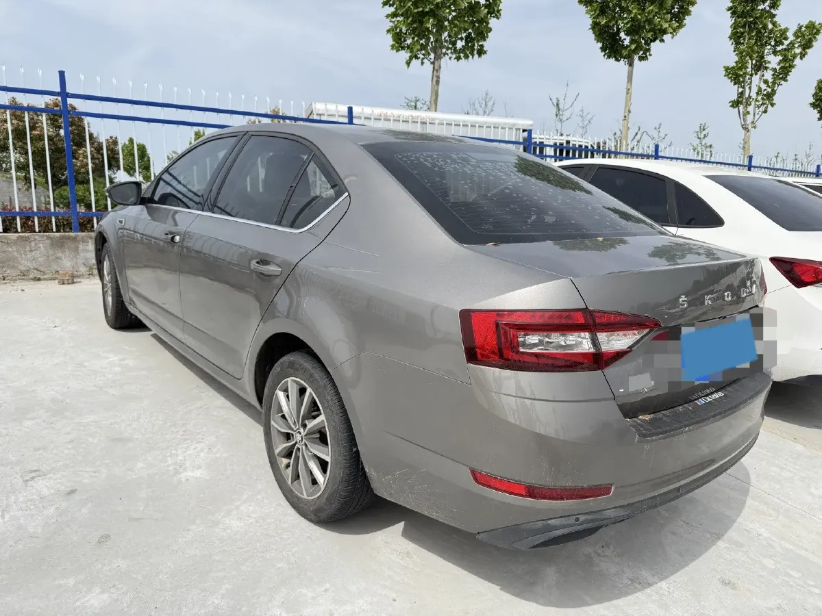 2019 Skoda Octavia 1.5L 116HP L4 6AT,autocango,china used car exporter,china ev exporter,chinese used car exporter,chinese used ev exporter