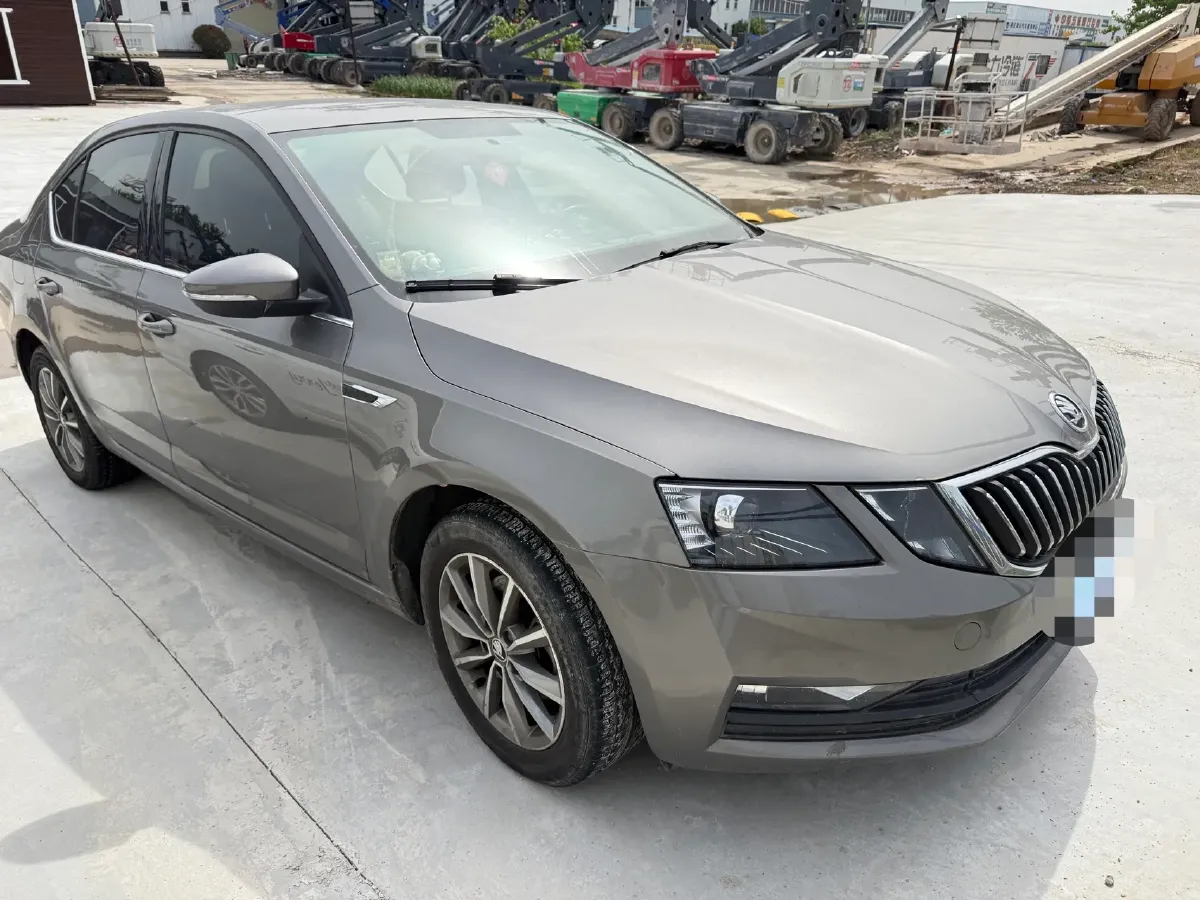 2019 Skoda Octavia 1.5L 116HP L4 6AT,autocango,china used car exporter,china ev exporter,chinese used car exporter,chinese used ev exporter