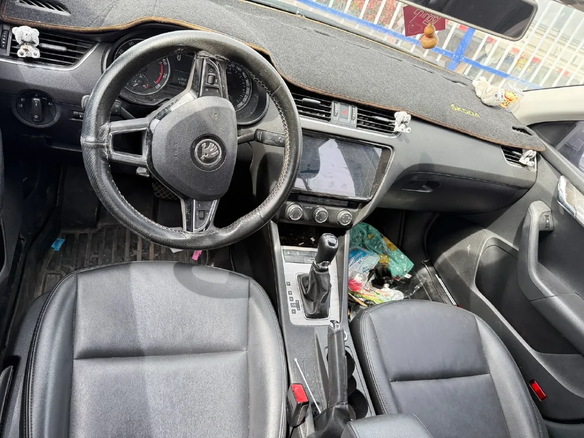 2019 Skoda Octavia 1.5L 116HP L4 6AT,autocango,china used car exporter,china ev exporter,chinese used car exporter,chinese used ev exporter