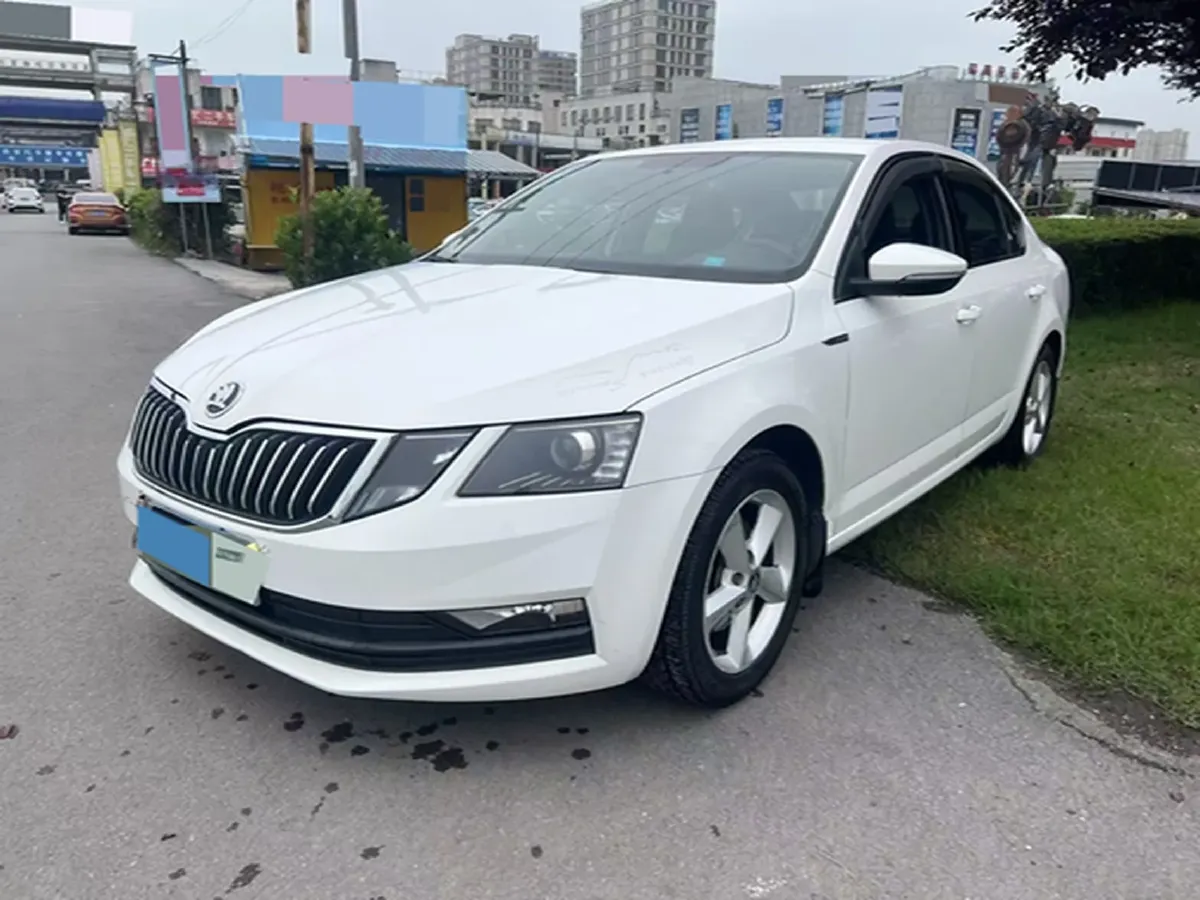 2018 Skoda Octavia 1.6L 110HP L4 5MT,autocango,china used car exporter,china ev exporter,chinese used car exporter,chinese used ev exporter