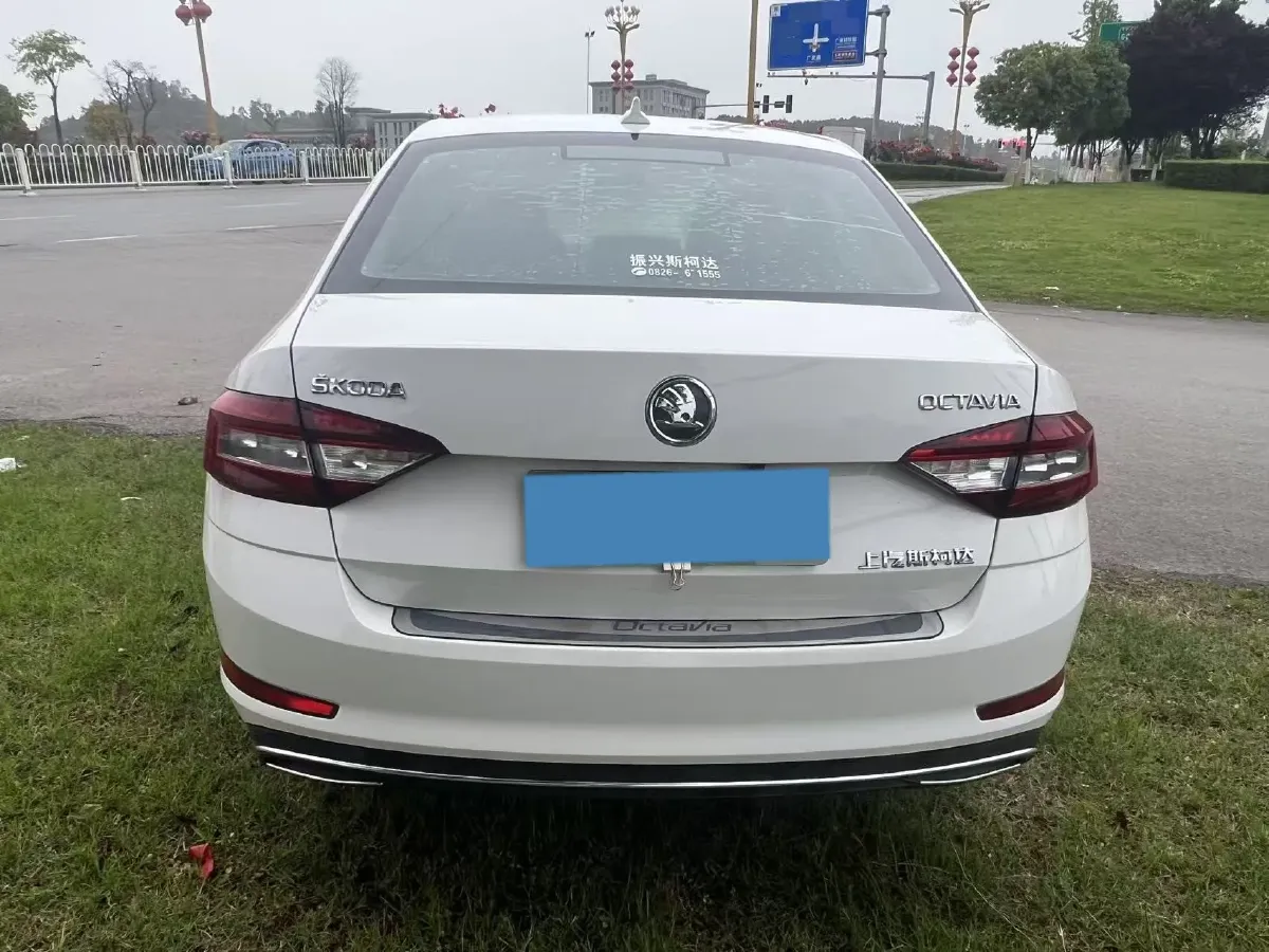 2018 Skoda Octavia 1.6L 110HP L4 5MT,autocango,china used car exporter,china ev exporter,chinese used car exporter,chinese used ev exporter