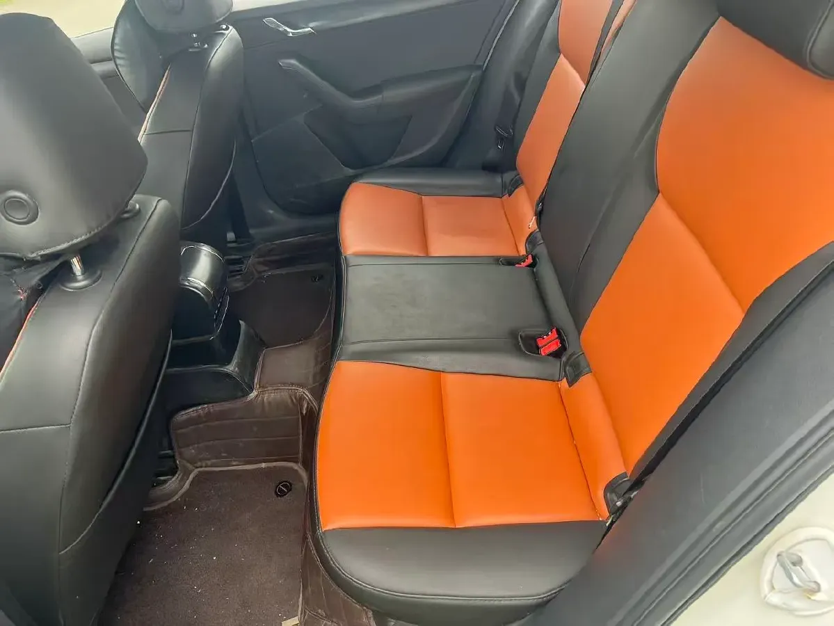 2018 Skoda Octavia 1.6L 110HP L4 5MT,autocango,china used car exporter,china ev exporter,chinese used car exporter,chinese used ev exporter