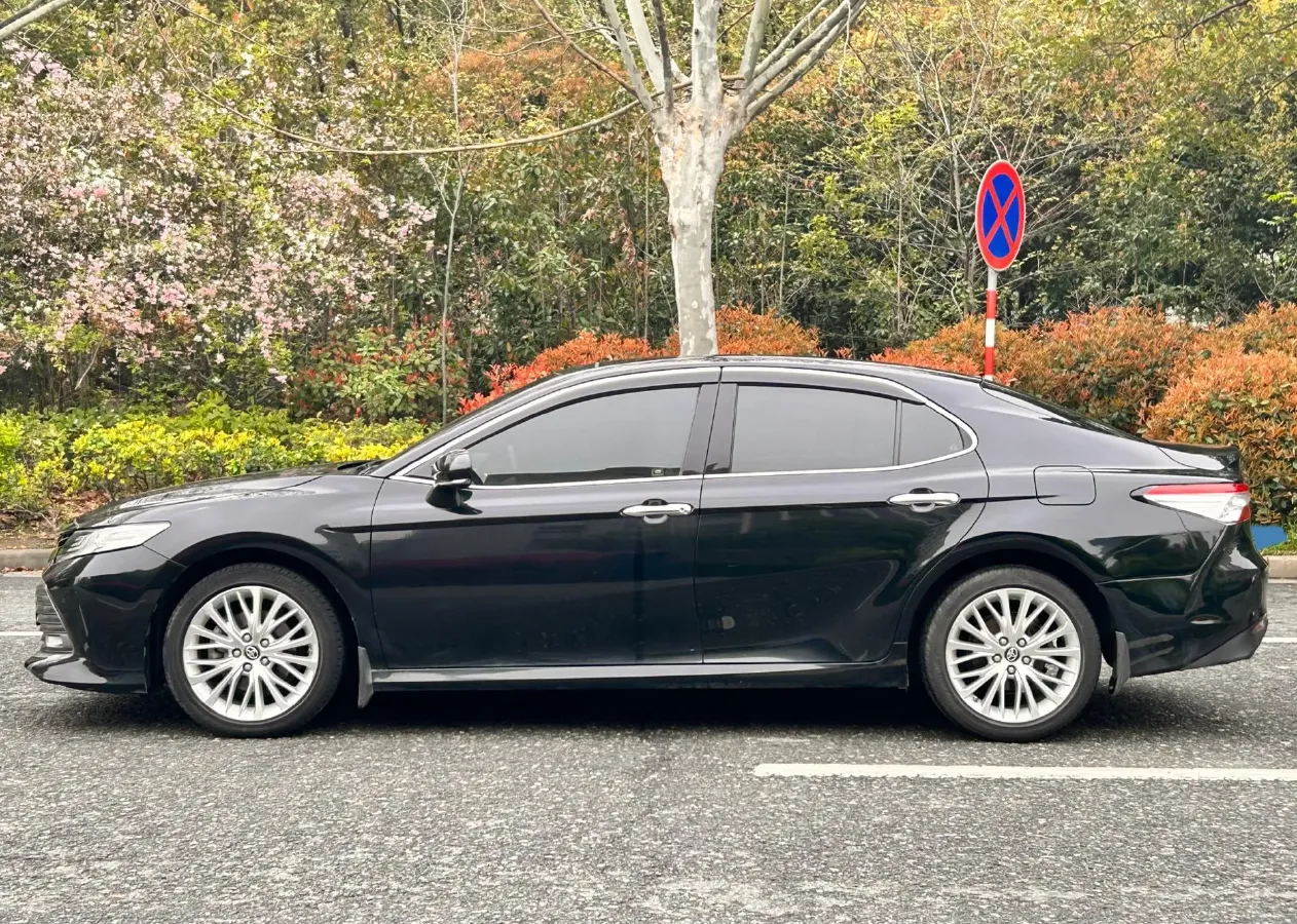 2018 Toyota Camry 2.5L 209HP L4 8AT,autocango,china used car exporter,china ev exporter,chinese used car exporter,chinese used ev exporter