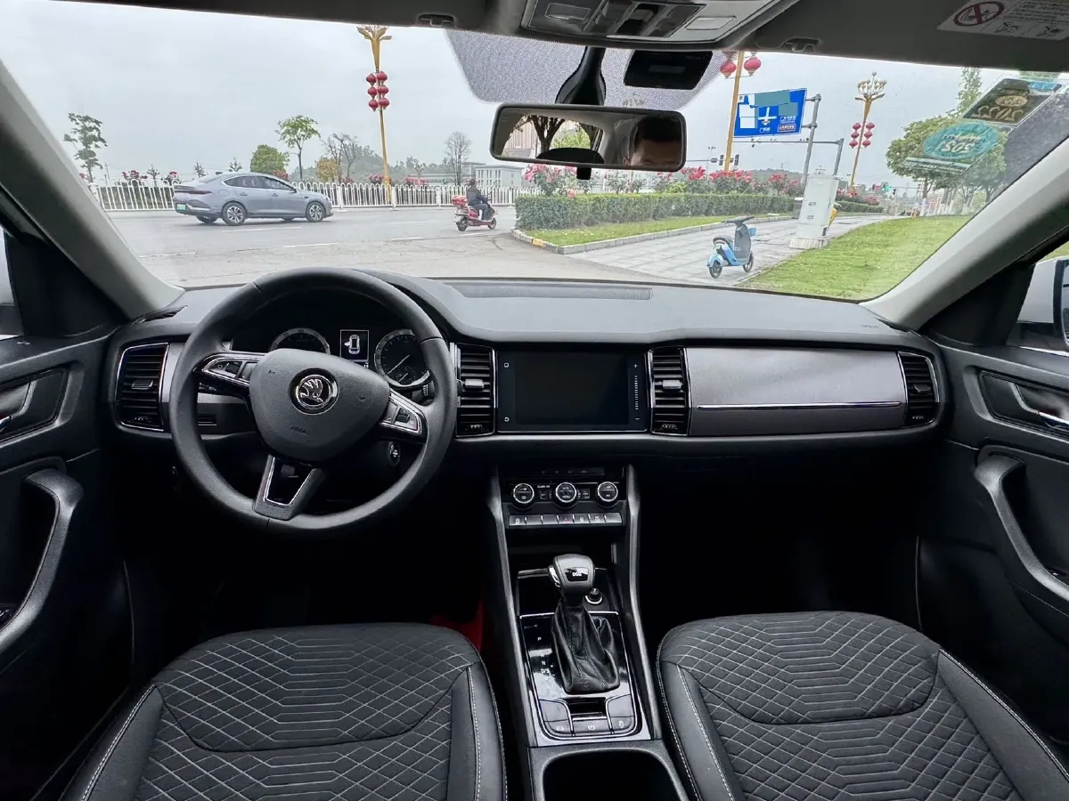 2018 Skoda Kodiak 2.0T 186HP L4 7DCT,autocango,china used car exporter,china ev exporter,chinese used car exporter,chinese used ev exporter