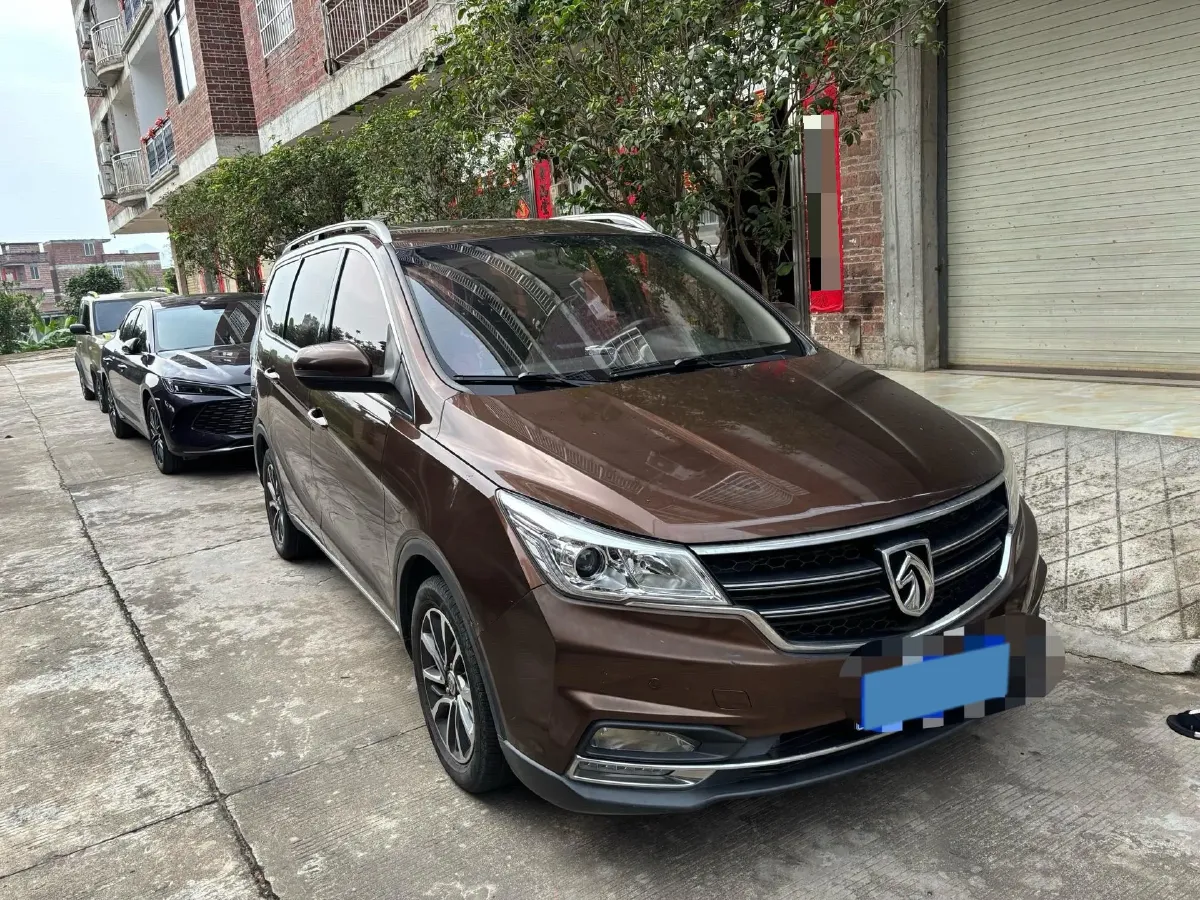 2017 BaoJun 730 1.5T 150HP L4 6DCT,autocango,china used car exporter,china ev exporter,chinese used car exporter,chinese used ev exporter