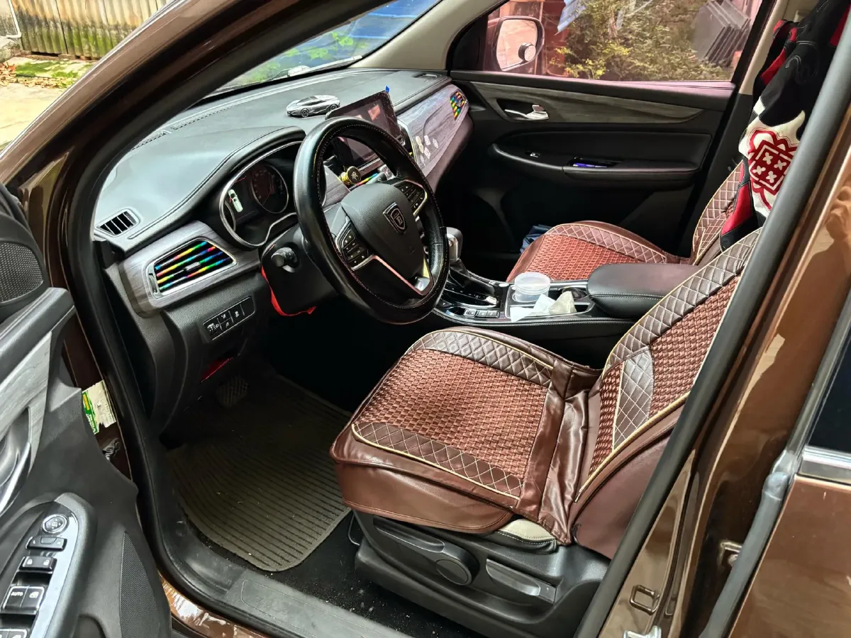 2017 BaoJun 730 1.5T 150HP L4 6DCT,autocango,china used car exporter,china ev exporter,chinese used car exporter,chinese used ev exporter